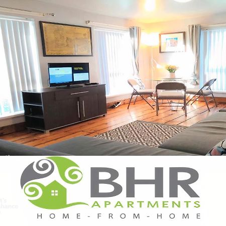 Perfect Central City Location - Parking - 3 Beds - 2 Bedrooms Belfast Bagian luar foto
