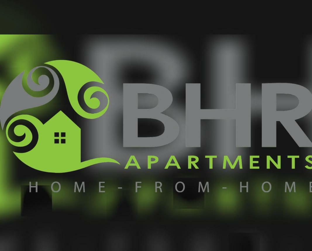 Perfect Central City Location - Parking - 3 Beds - 2 Bedrooms Belfast Bagian luar foto