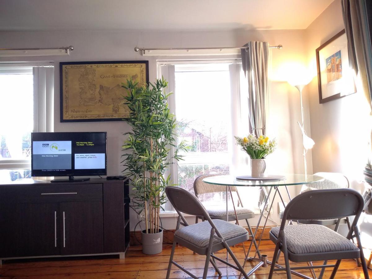 Perfect Central City Location - Parking - 3 Beds - 2 Bedrooms Belfast Bagian luar foto